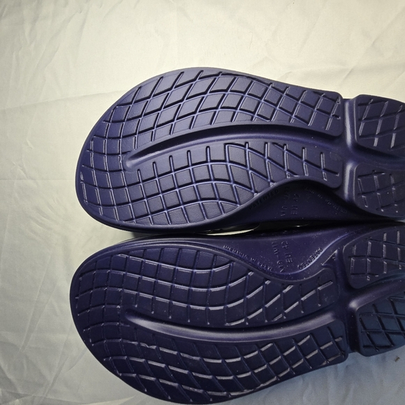 Oofos Sandals Men\'s Size 9 Women\'s Size 11 Navy Blue main image 6